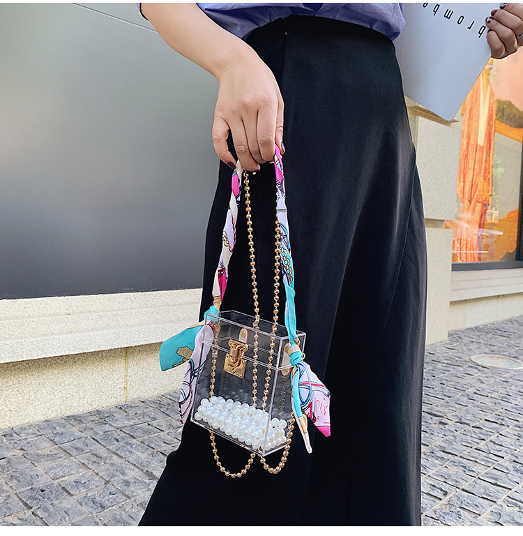 New Trendy Lock Silk Scarf Chain Fashion Single Shoulder Messenger Bag For Women display picture 4