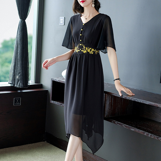 Embroidered dress women’s slim retro V-neck thin short sleeve skirt