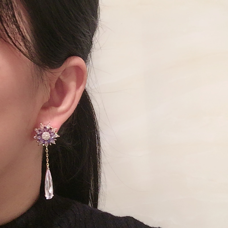 Small Flower Earrings Female Elegant Luxury Micro Inlaid Zircon Long Fringed Water Drop Earrings display picture 1