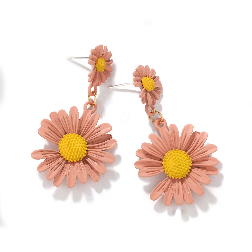 New Fashion Bridal Flower Daisy Sweet Earrings For Women display picture 9