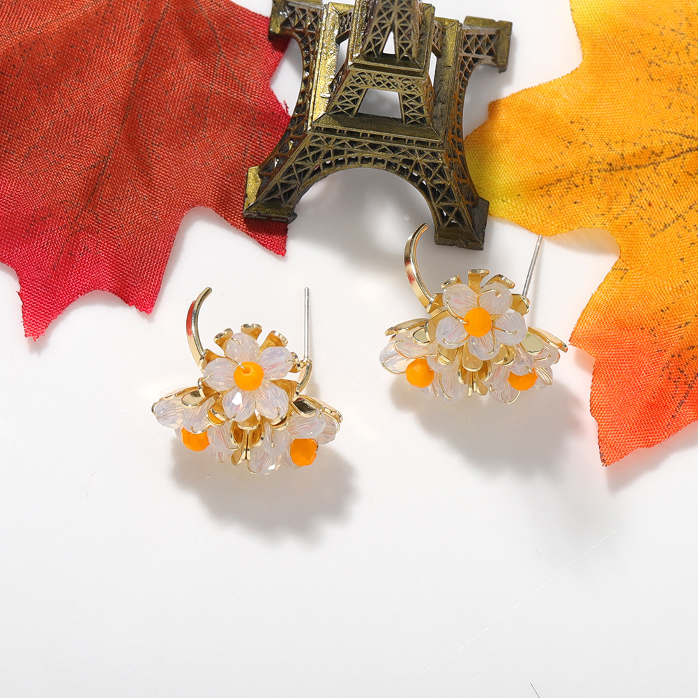 Boucles D'oreilles Fleur Couleur Boucles D'oreilles Fleur Se Chevauchant Mignon Tempérament Boucles D'oreilles Simples Boucles D'oreilles Perles À La Main En Gros Nihaojewelry display picture 2