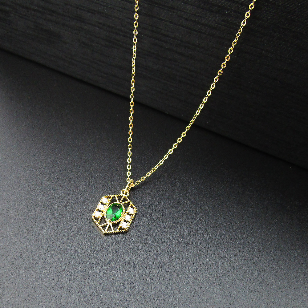 Fashion Retro Baroque Gold-plated Emerald Necklace display picture 2