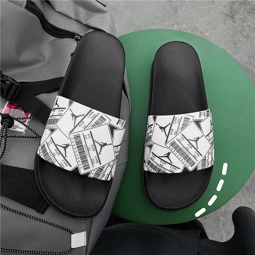 Slippers for men, trendy summer fashion outer wear, trendy Korean soft-soled outdoor beach sandals, personalized non-slip slippers