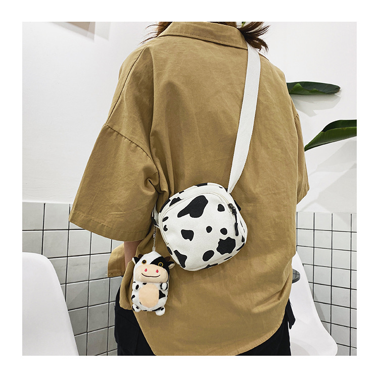 Korean Printed Cow Student Small Bag Harajuku Ancient Sense Soft Sister Girl Crossbody Bag Wholesale Nihaojewelry display picture 46