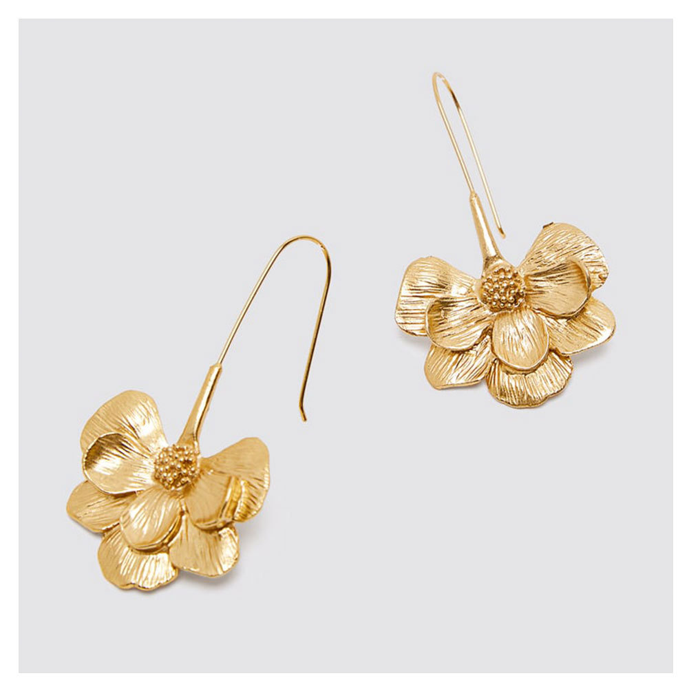 Retro Alloy Flower Ear Hook Atmospheric Metal Personality Simple Earrings Wholesale Nihaojewelry display picture 2