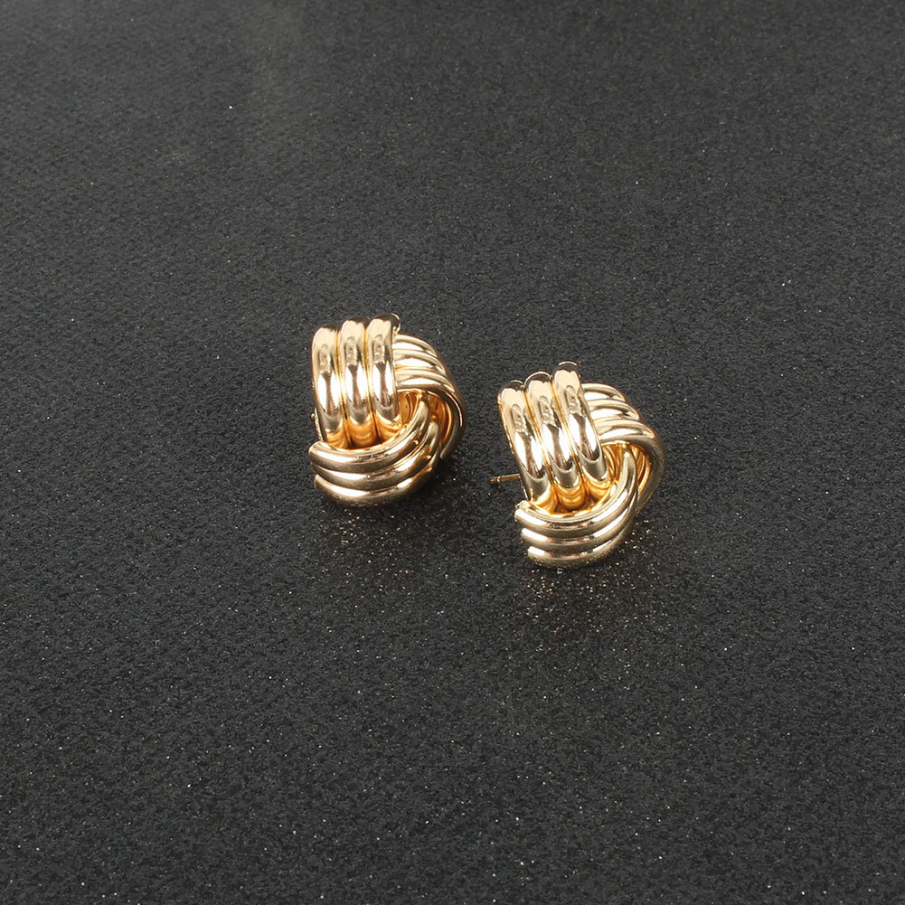 New Geometric Wild Spiral Fashion Alloy Women's Earrings display picture 2