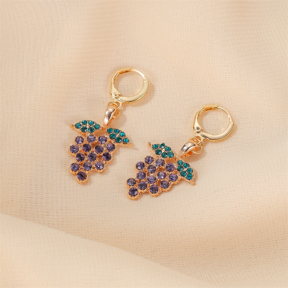 New  Earrings Personality Fruit Earrings Diamond Earrings With Grapes Elegant Temperament Tassel Grape Earrings Wholesale Nihaojewelry display picture 7