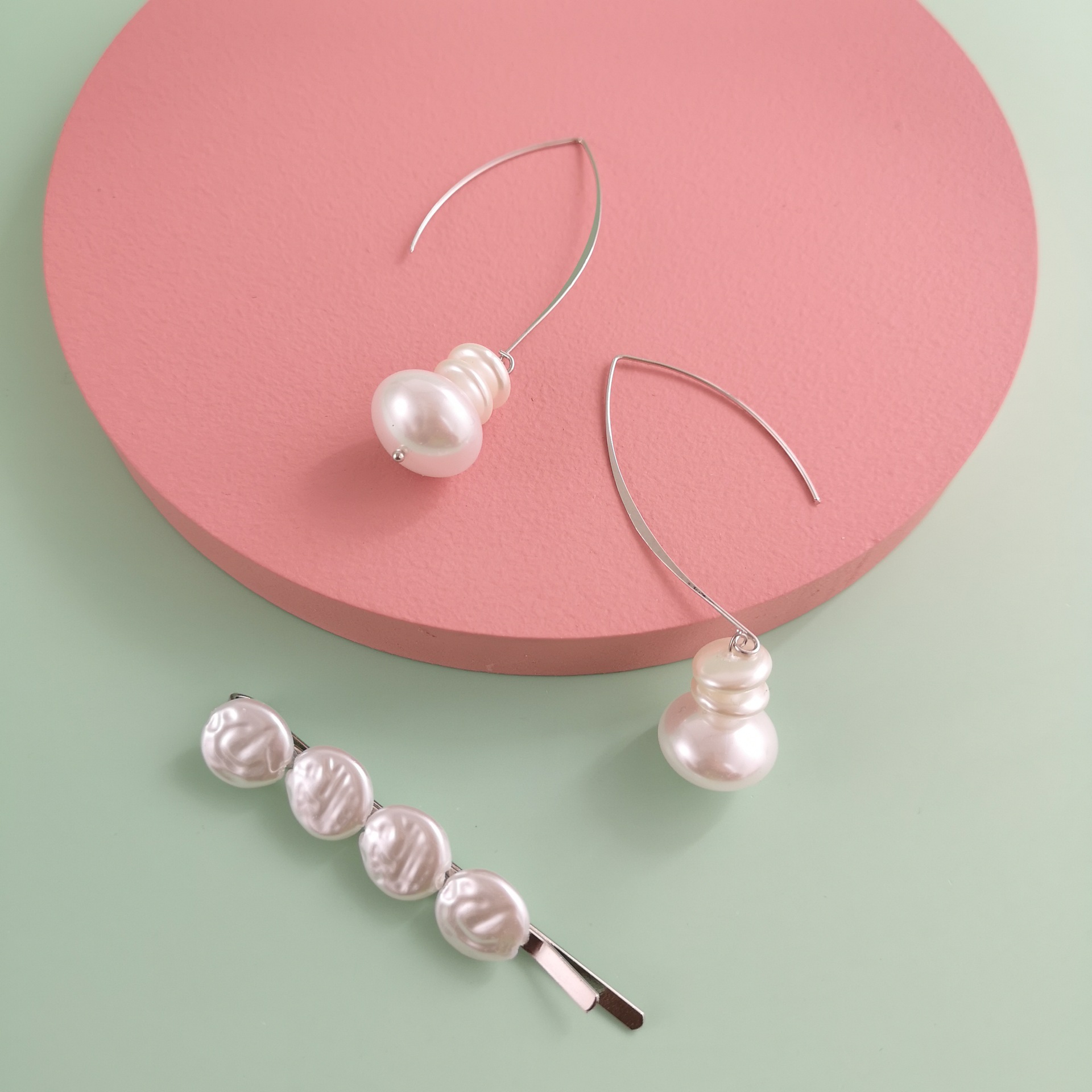 Fashion Hairpin Earrings Set Pearl Word Clip C-shaped Pearl Hairpin Earrings Wholesale display picture 21