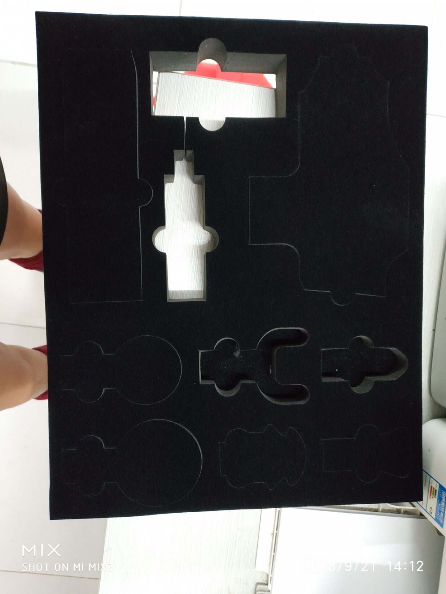 供应白色黑色EVA表各色绒布包装海绵/高档礼品盒包装