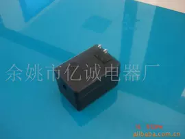 其他变压器;控制变压器;塑料盖