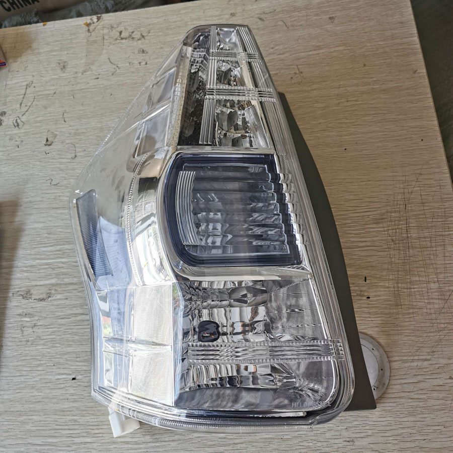 Toyota Prius V Alpha 2012-2014 üçün arxa fara dəsti