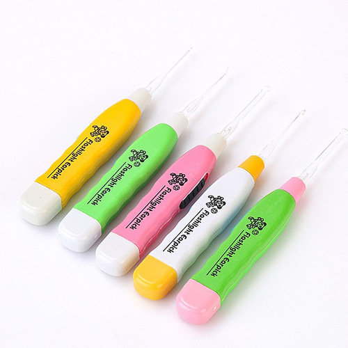 New Japanese-style luminous ear scoop with light for ear cleaning, non-slip ear scoop with blister packaging, safe ear cleaner