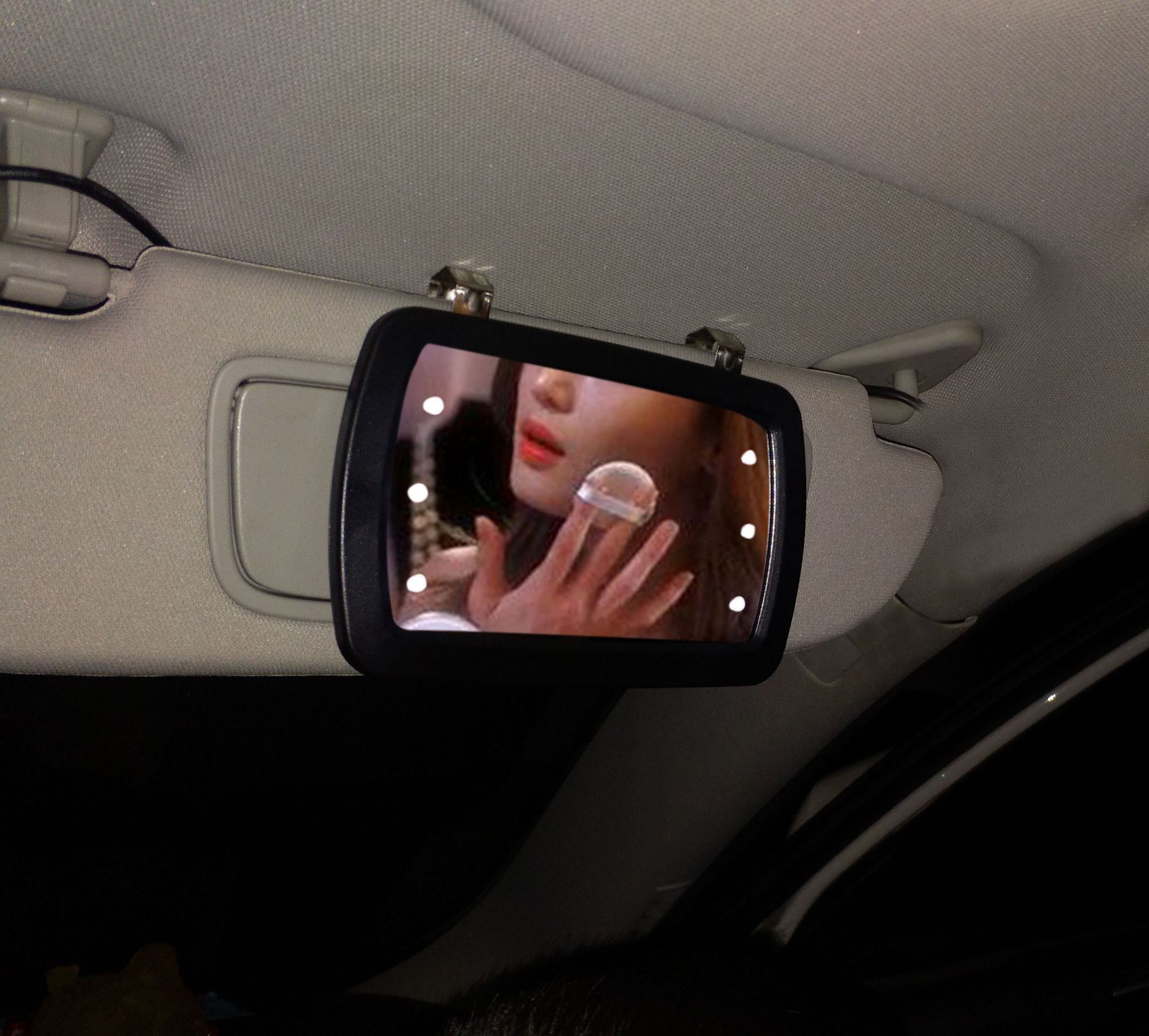 汽车车载遮阳板化妆镜车用梳妆镜触屏开关LED照明镜车内补妆镜