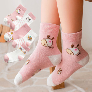 Детские осенние мультяшные свежие милые носки подходит для мужчин и женщин, средней длины, оптовые продажи