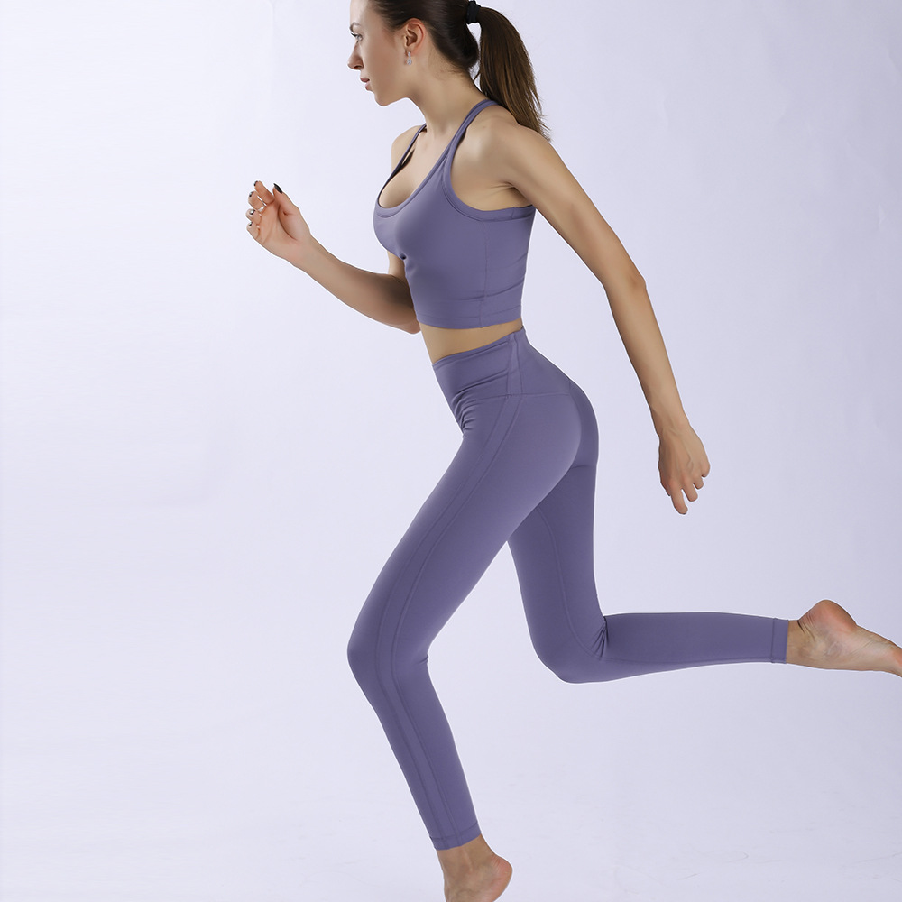 运动跑步健身服瑜伽服套装女纯色美背提臀套装吸汗速干运动文胸女