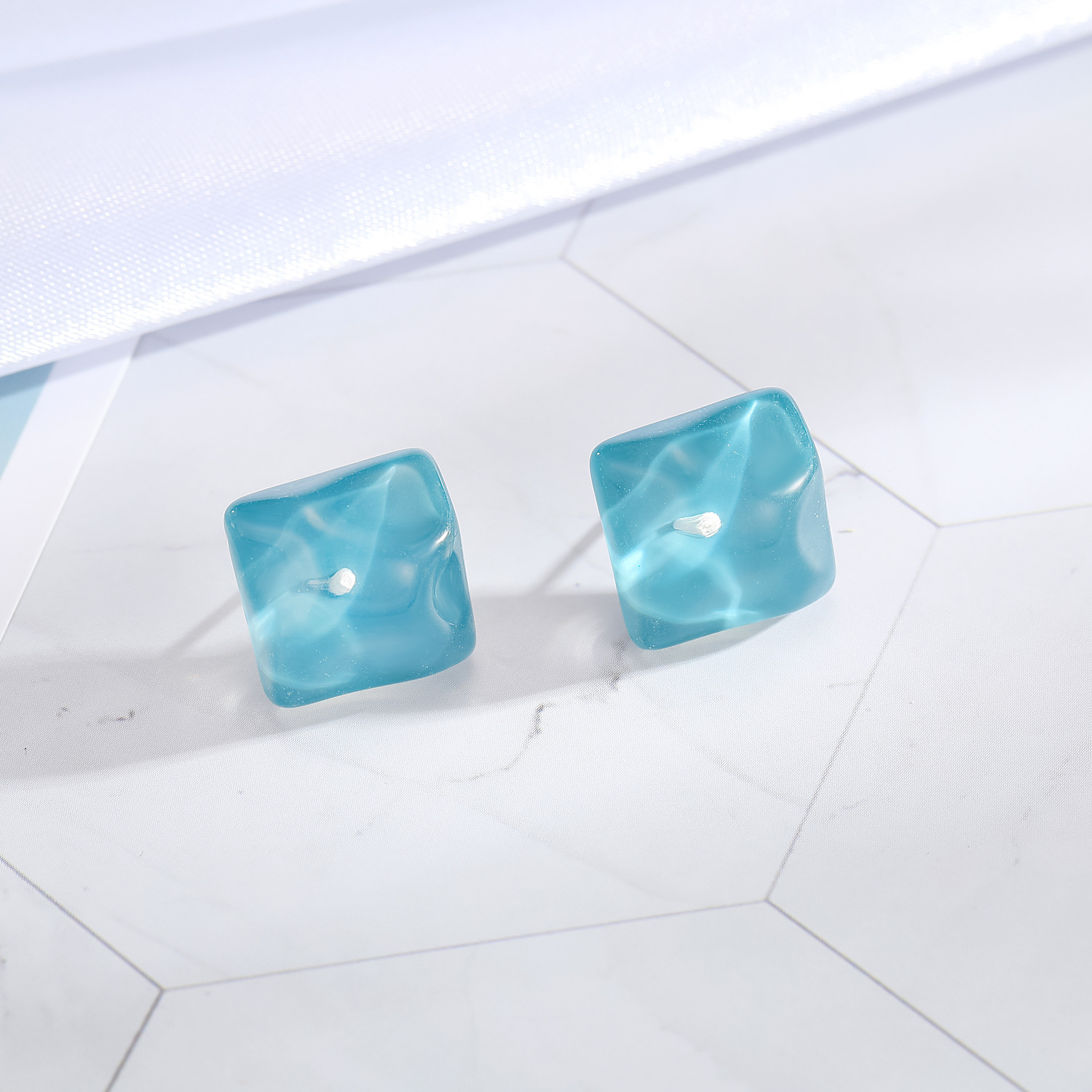 New Minimalist 925 Silver Needle Stud Wave Transparent Candy Square Resin Earrings display picture 4