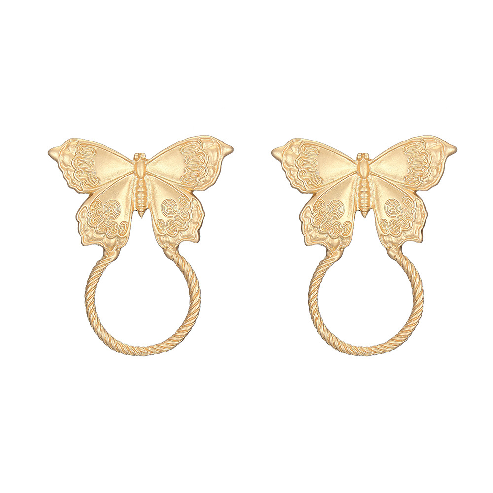 2020 Europäische Und Amerikanische Neue 925 Silberne Nadel Ohrringe Kleine Duftende Wind Legierung Geometrische Ohrringe Süße Schmetterlings Ohrringe Ohrringe Charge display picture 7