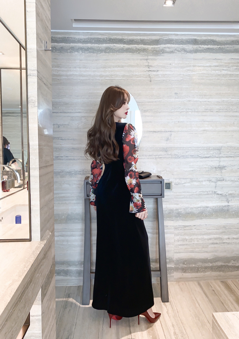 Đầm liền thân nhung đen dài tay in họa tiết retro dáng ôm — Màu đen chi tiết 10