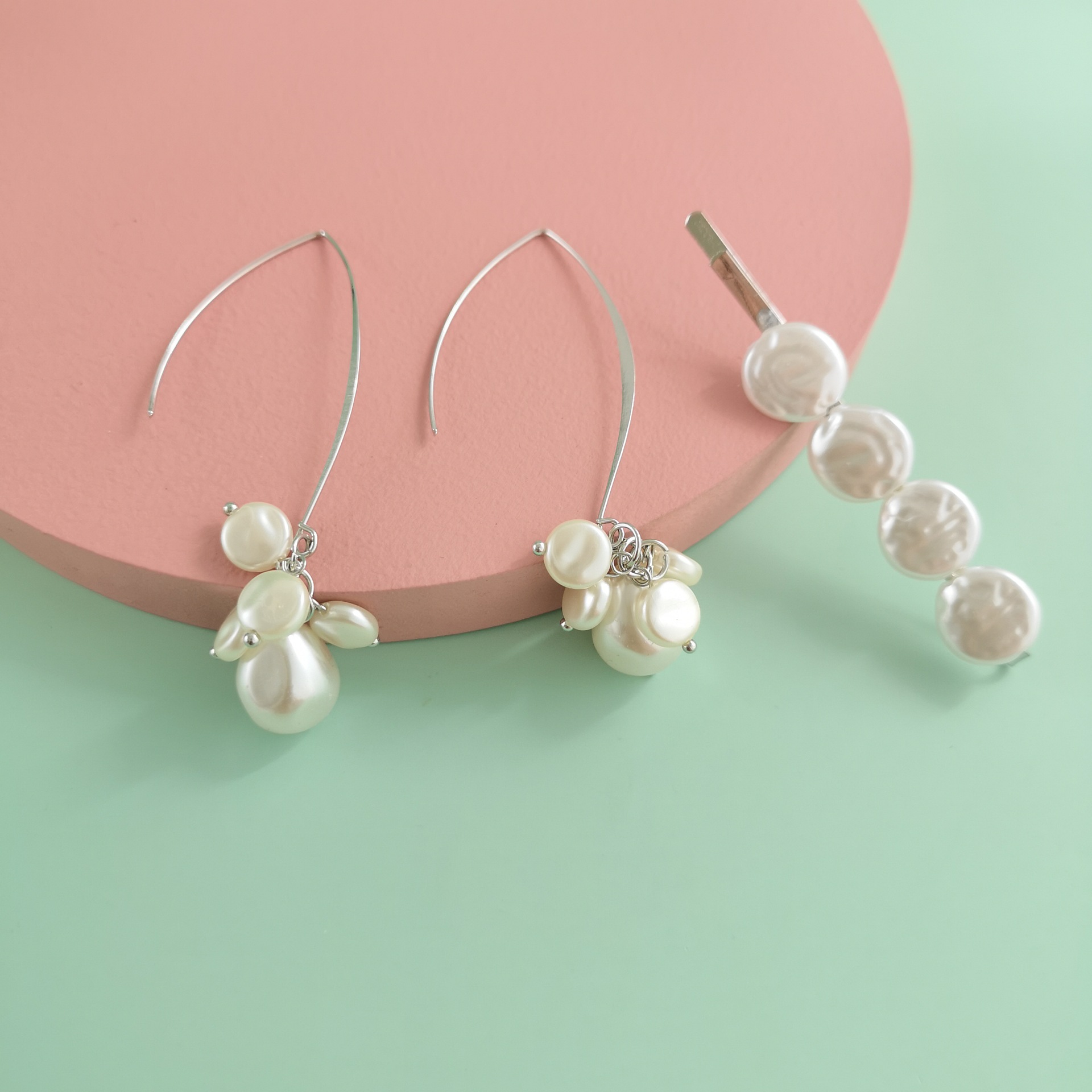 Fashion Hairpin Earrings Set Pearl Word Clip C-shaped Pearl Hairpin Earrings Wholesale display picture 10