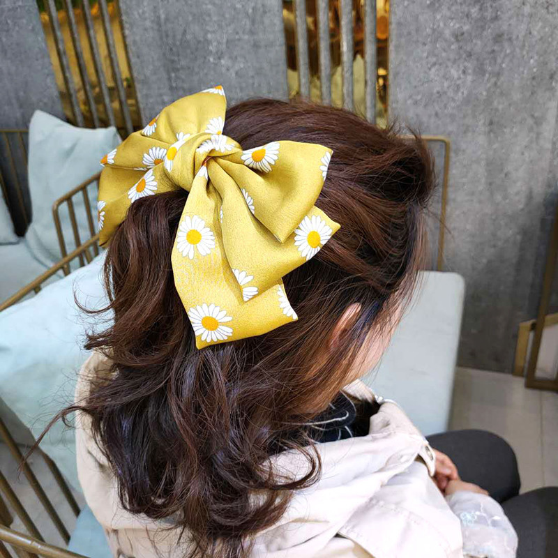 Korean Fashion Section Small Daisy Hair Clip High-end Fabric Simple Hairpin Super Fairy Bowknot Clip Hair Accessories Wholesale Nihaojewelry display picture 1