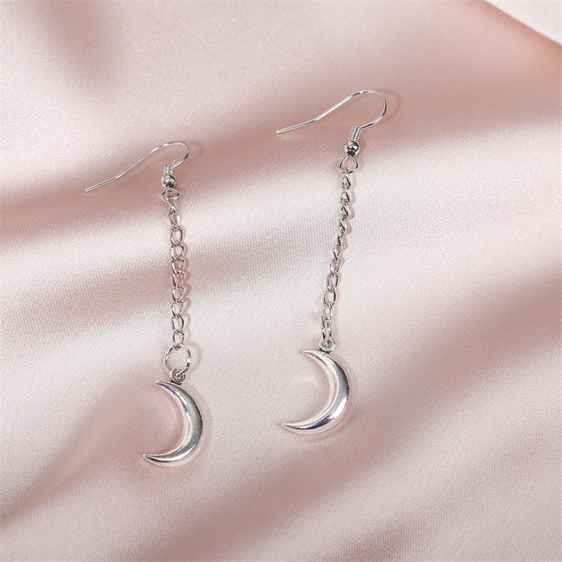 Simple Long Silver Chain Moon Earrings display picture 5