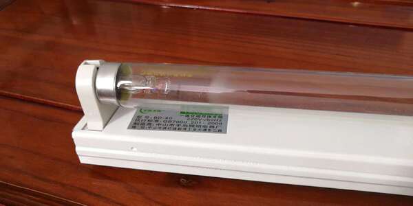 Linear light