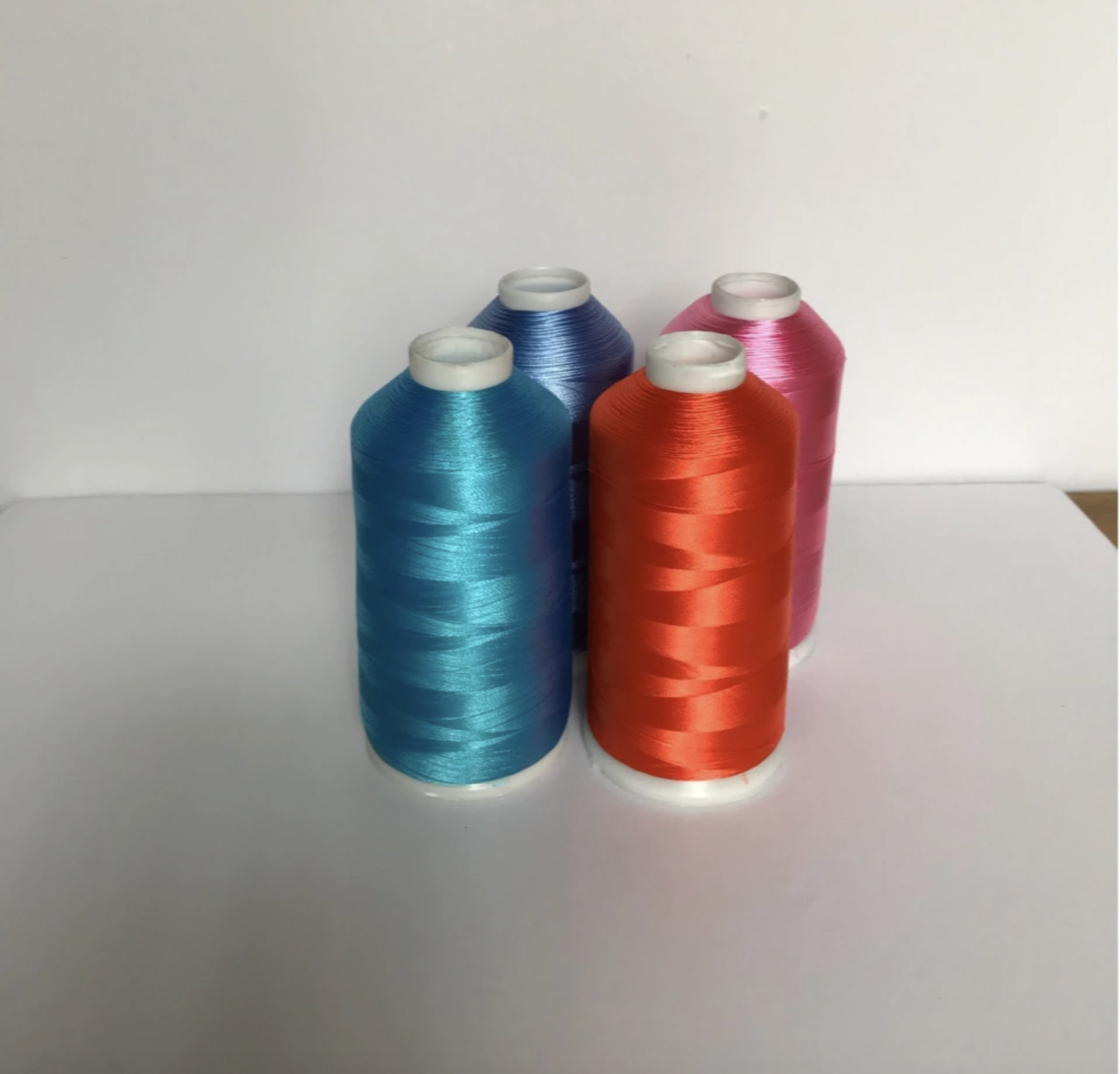 150D/2/3股线 涤纶丝绣花线 刺绣线丝光线冰丝线细线 silk thread-阿里巴巴