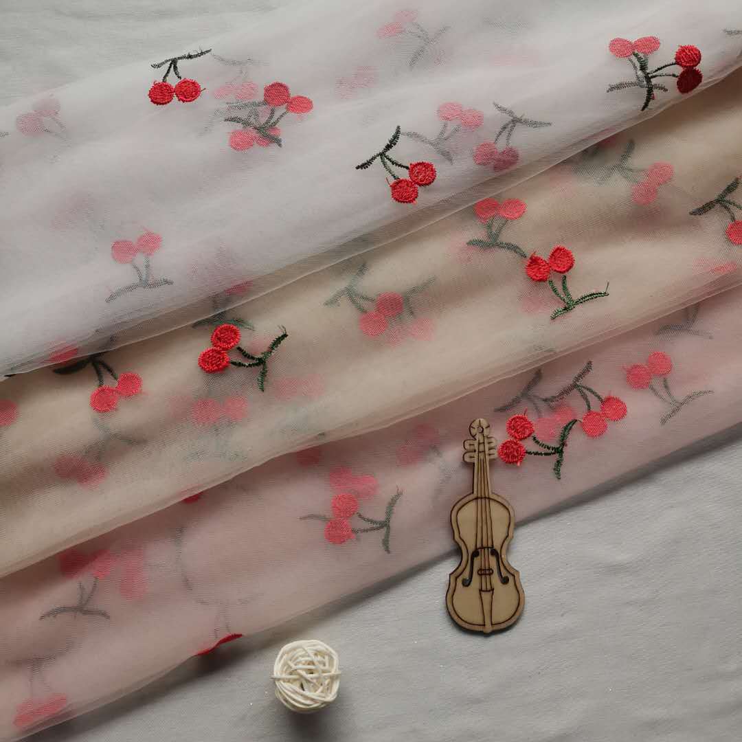 热销款细腻柔软锦瑞士网底布红色小樱桃立体刺绣 小清新面料 现货