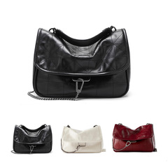 Women's Bags 2023 New Black Versatile Rock Soft Shoulder Crossbody Bag Women's Diamond Chain Wandering Women's Bag