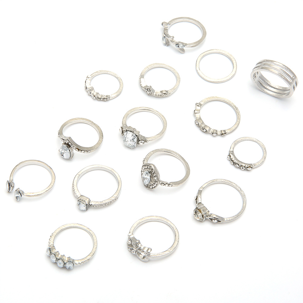 Fashion Hollow Diamond Heart Alloy Ring Set 15-piece display picture 2
