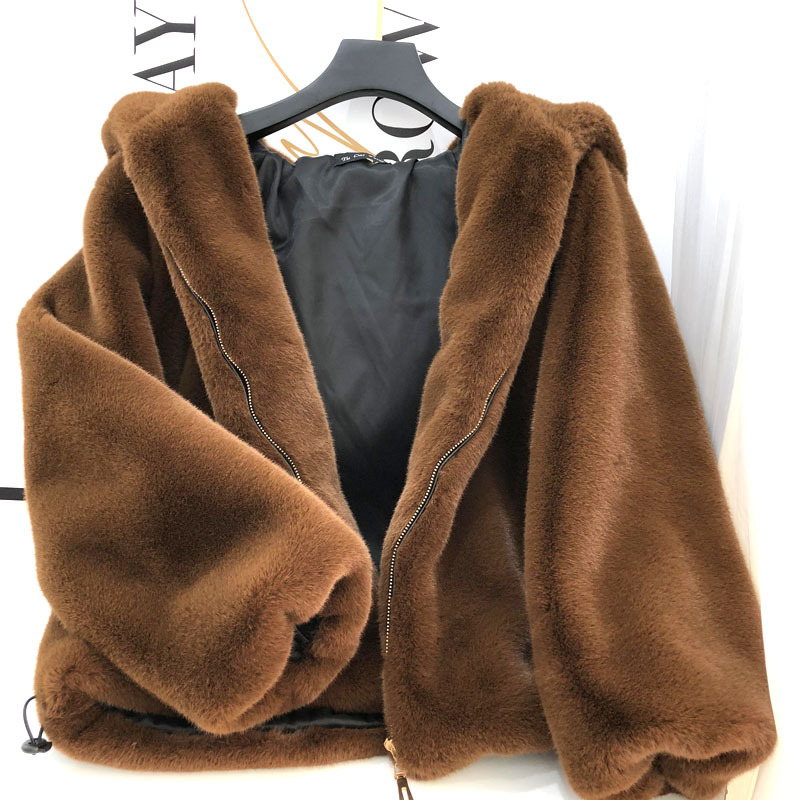 Palton damă din blană artificială cu glugă și urechi de urs_voghion.com