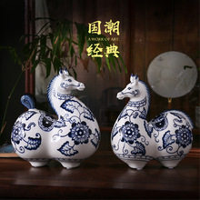 新中式国风陶瓷纯手绘工艺品家居摆件电视柜装饰品玄关青花瓷唐马