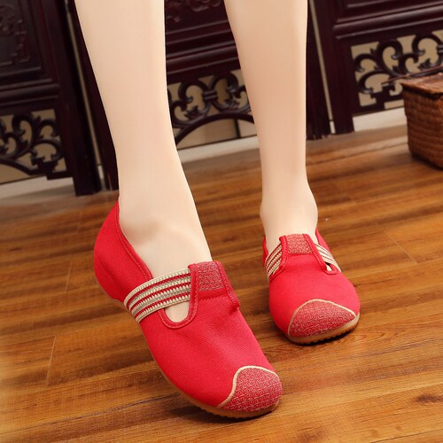 Factory direct sales [elegant] one-piece drop-shipping ethnic-style tendon sole inner heightening square dance shoes for women
