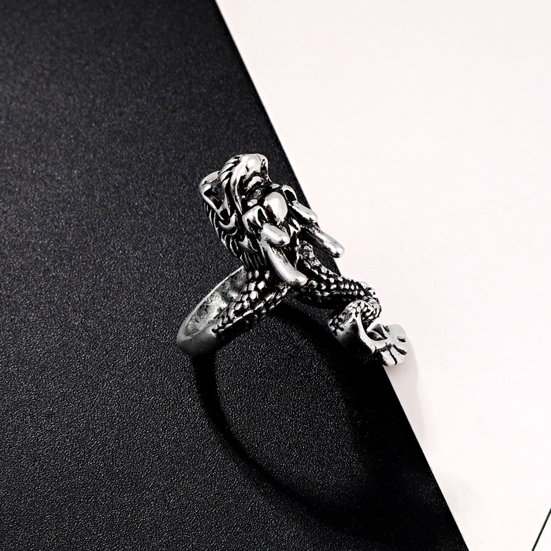 Hot Animal Rings Retro Gothic Dragon Men's Ring Ancient Silver Animal Ring Wholesale Nihaojewelry display picture 4