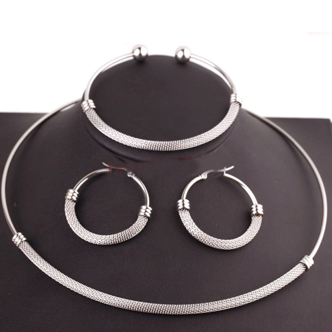 60g Weight 0.03µm Gold Plating Thickness PVD Coated 18K Gold Real Gold Plated Circle 303 Stainless Steel 304 Stainless Steel Simple Style Waterproof Non Tarnish 304 Stainless Steel Choker