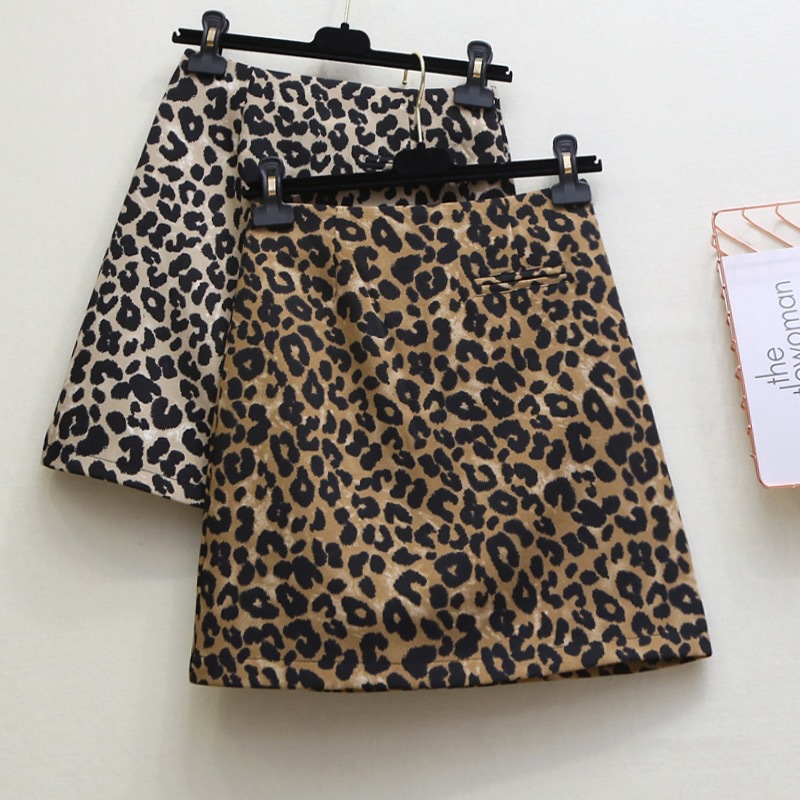 Leopard skirt autumn and winter 2021 new Korean version of the anti-light short skirt Slim high waist bag hip qi A word skirt