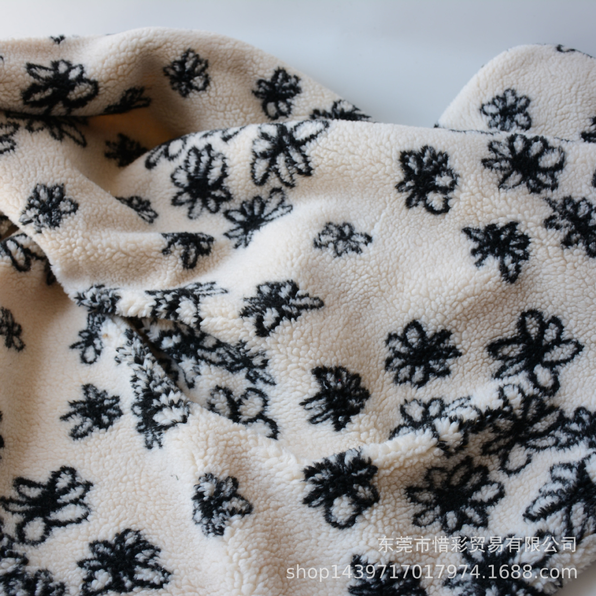 现货供应 羊羔毛提花 颗粒绒花纹 外套童装家纺鞋材毛绒面料