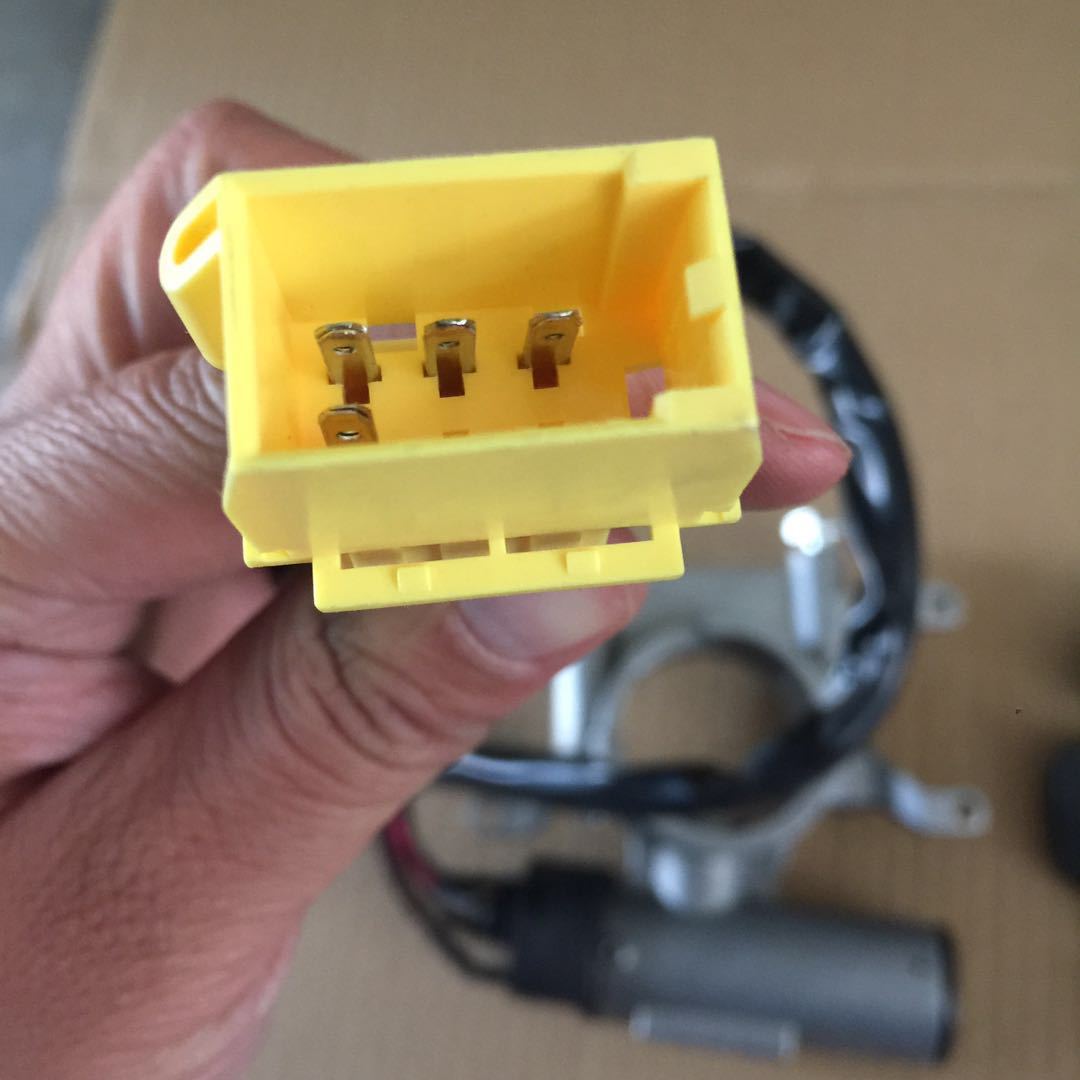 WH9130583119豪沃点火开关2