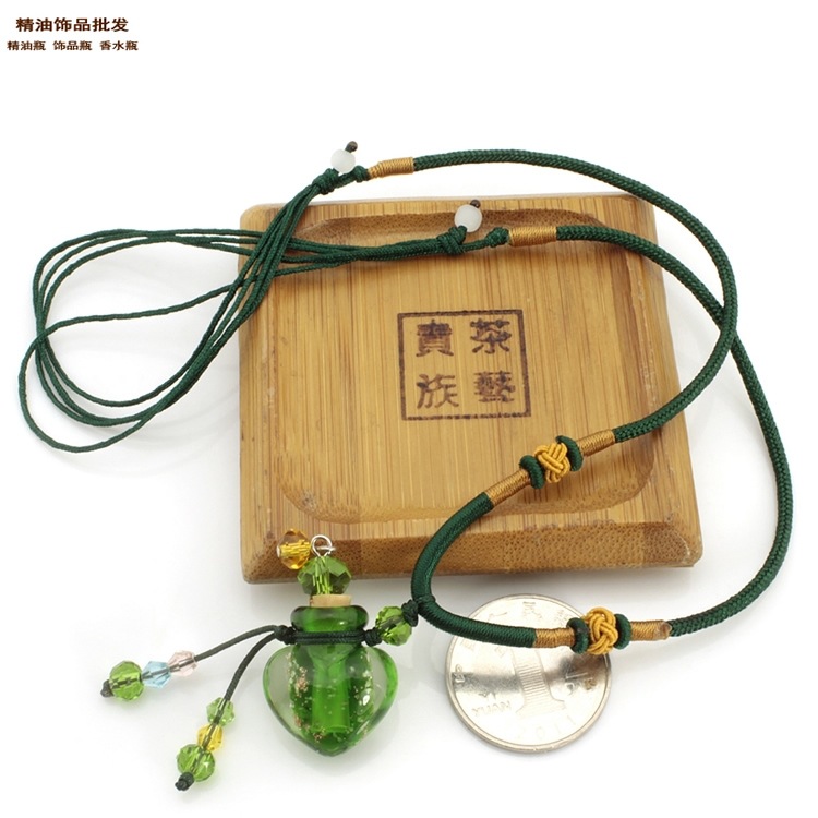 中国精油饰品网批发翠绿色桃心形金沙款双扣绳项链4.jpg