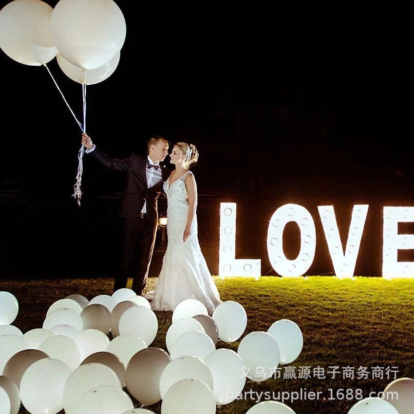 108414928_w640_h640_svetyaschi