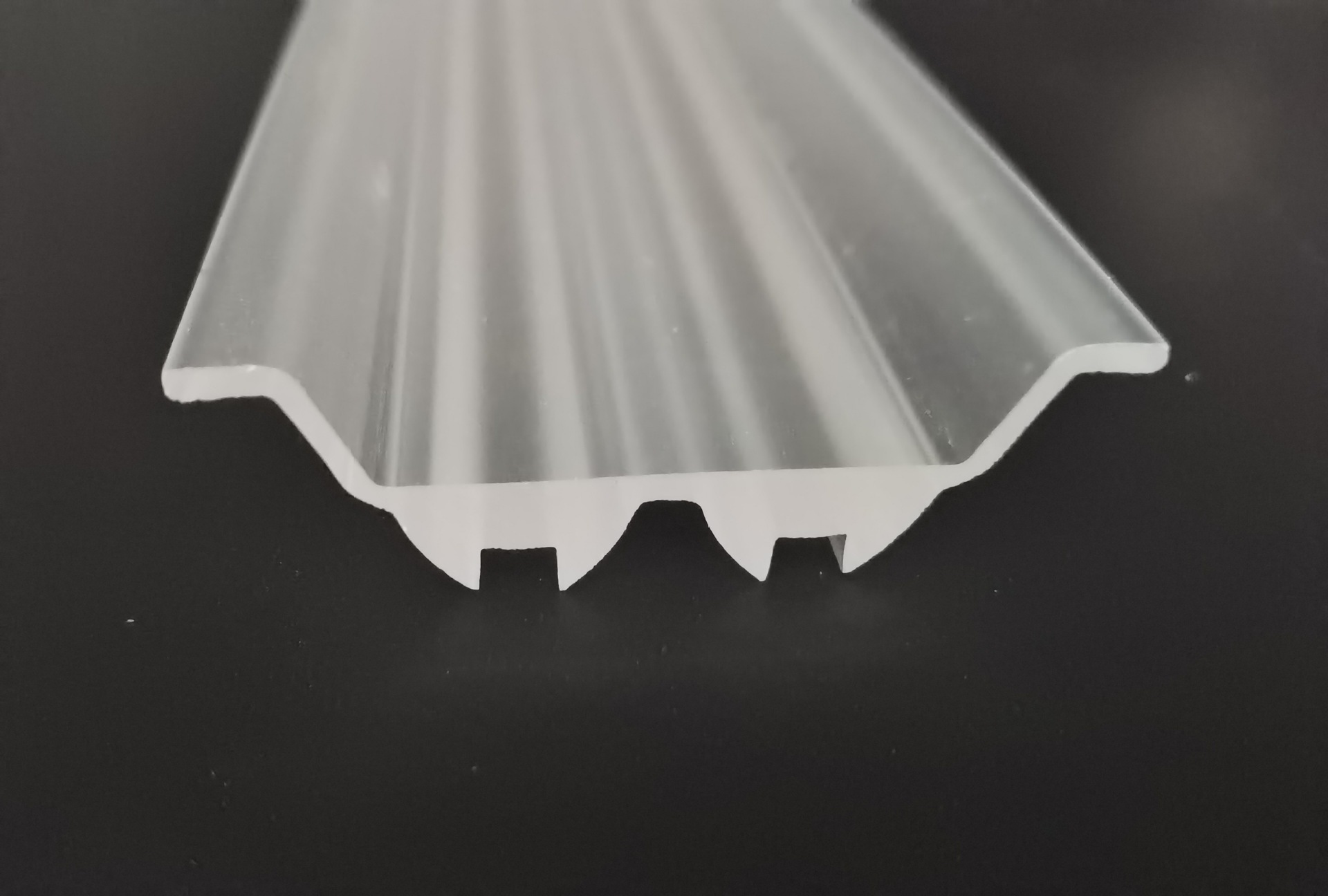 专业挤出 PMMA塑料异型材 各种平面 灯具装配 PMMA挤出灯罩 磨砂