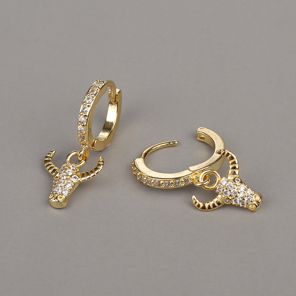 Nouvelle Mode Boucles D&#39;oreilles Tête De Taureau En Diamant De Cuivre display picture 4