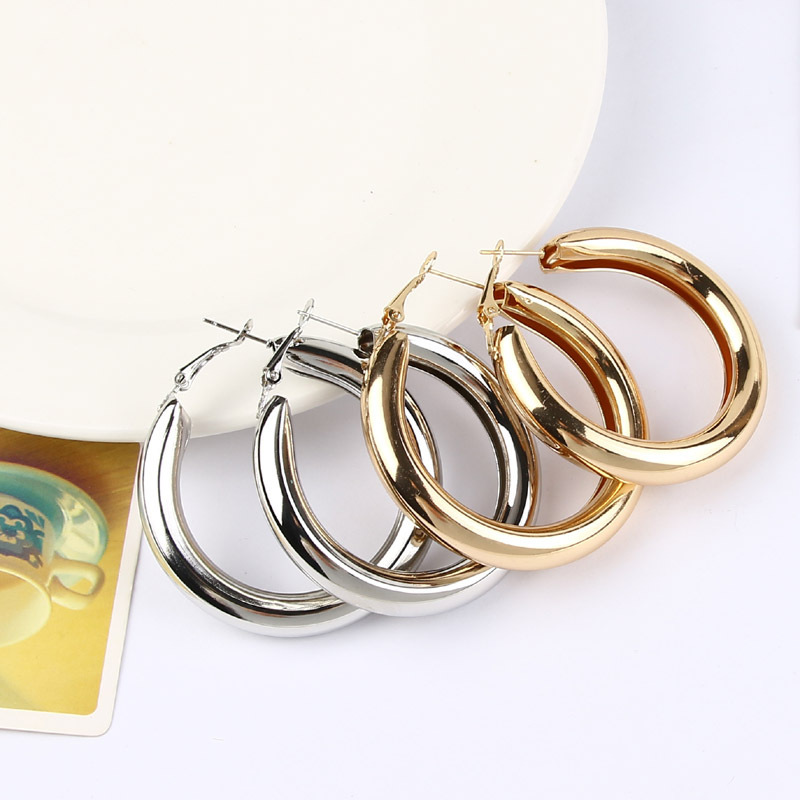 Thick Round Metal Fashion Earrings Wholesale Jewelry Nihaojewelry display picture 5