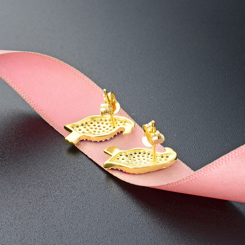 Chapado en oro a todo color diamante s925 pendientes de plata dulce fresco Mori ins pendientes fuente fábrica al por mayor