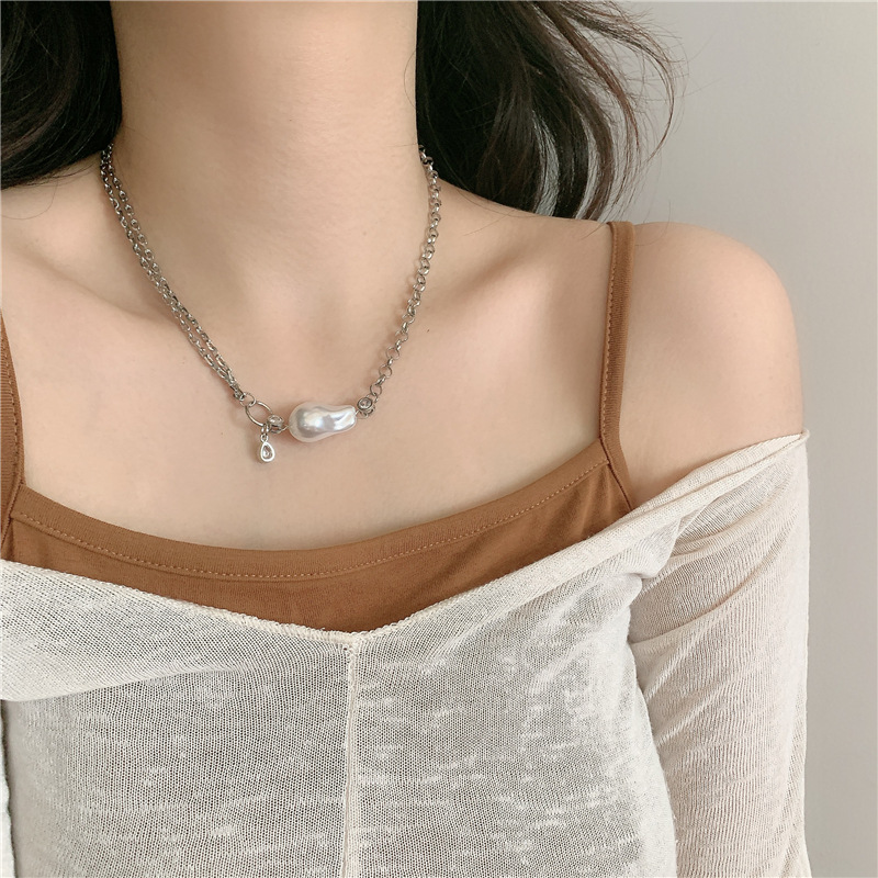 Baroque Shaped Pearl Long Copper Chain Retro Clavicle Chain Simple Palace Style Necklace For Women display picture 12