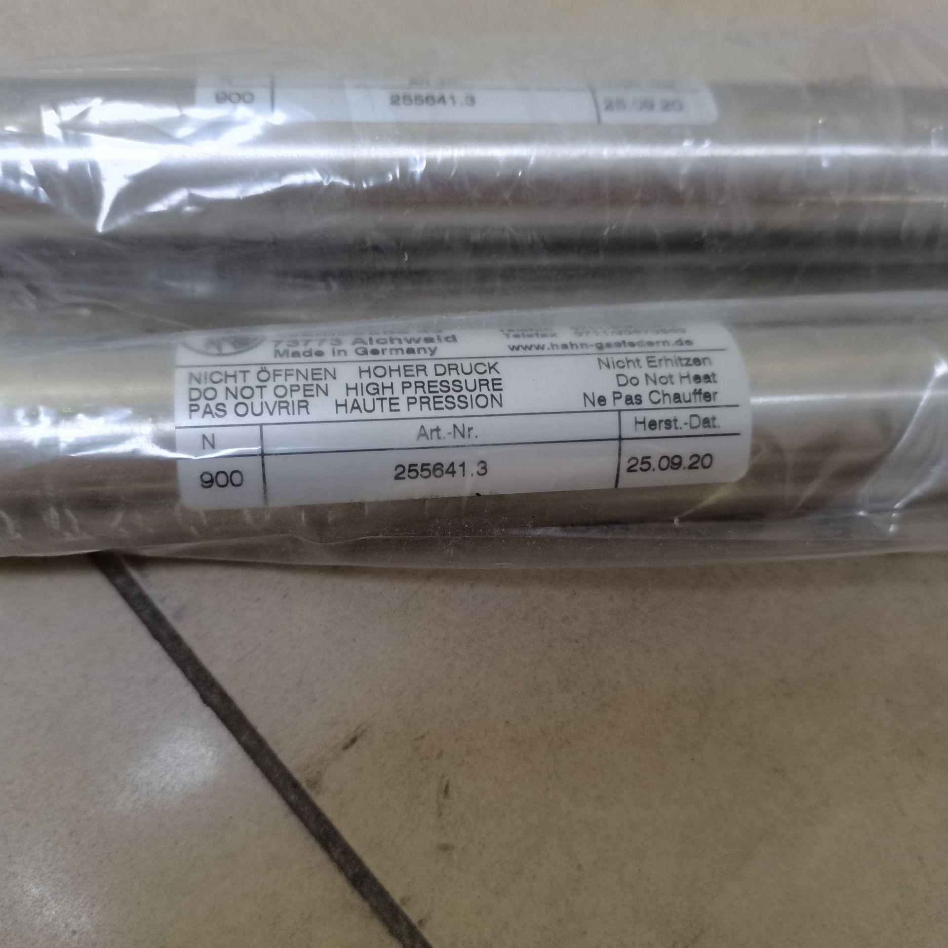 绿添优势销售德国HAHN-Gasfedern Z10-28V2-01164 142375.2 900N