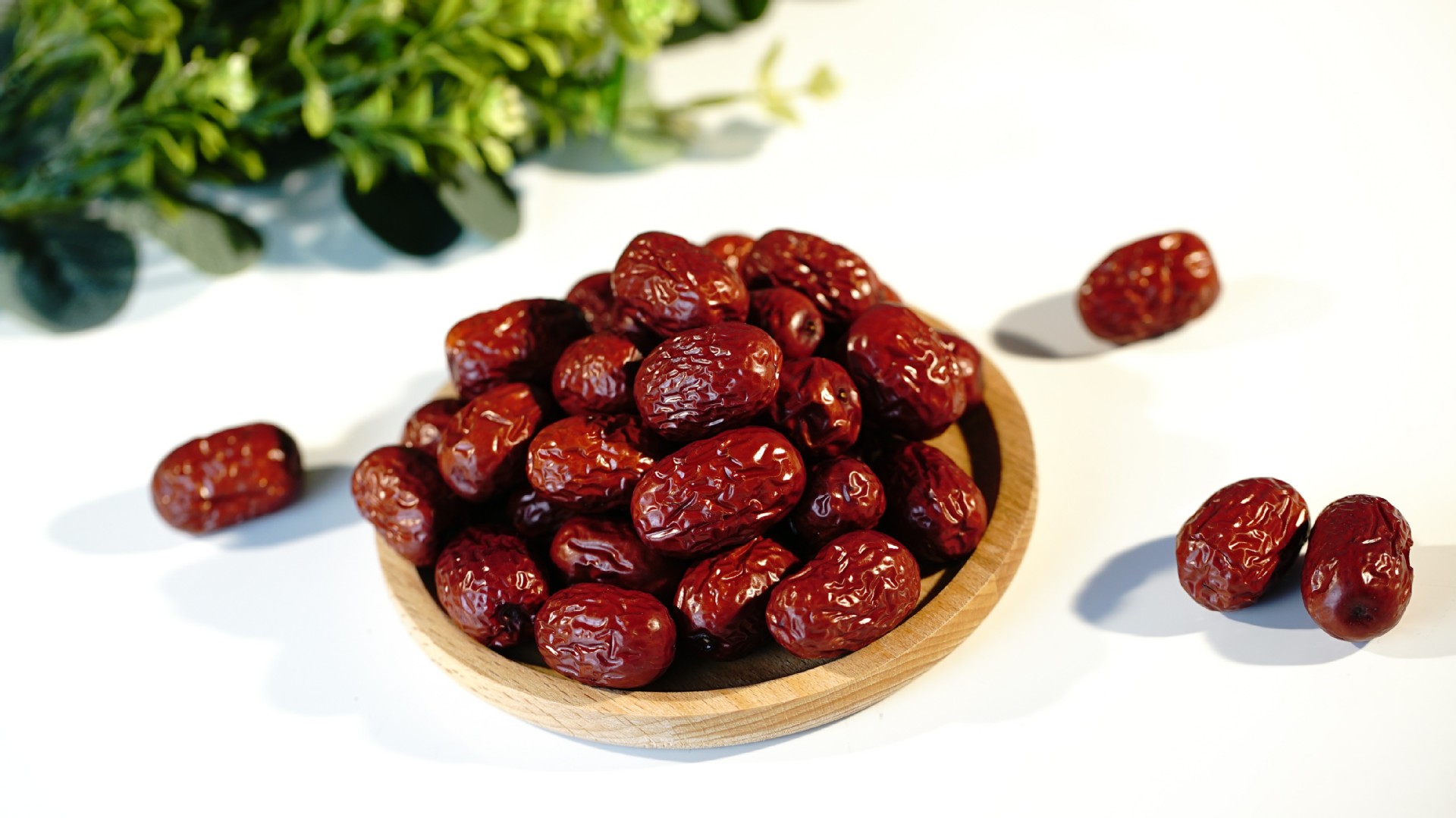 Ruoqiang Red Dates (Ziziphus jujuba) — Xinjiang Dried Jujube for Soup, Congee & Tea key features