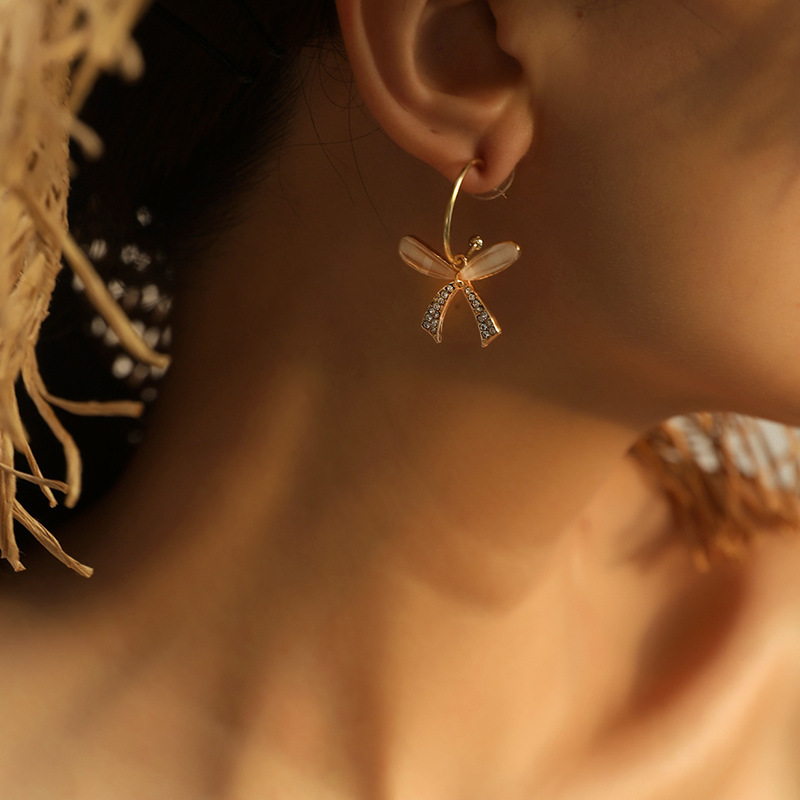 Boucles D&#39;oreilles En Alliage De Papillon De Niche De Mode All-match En Corée display picture 1