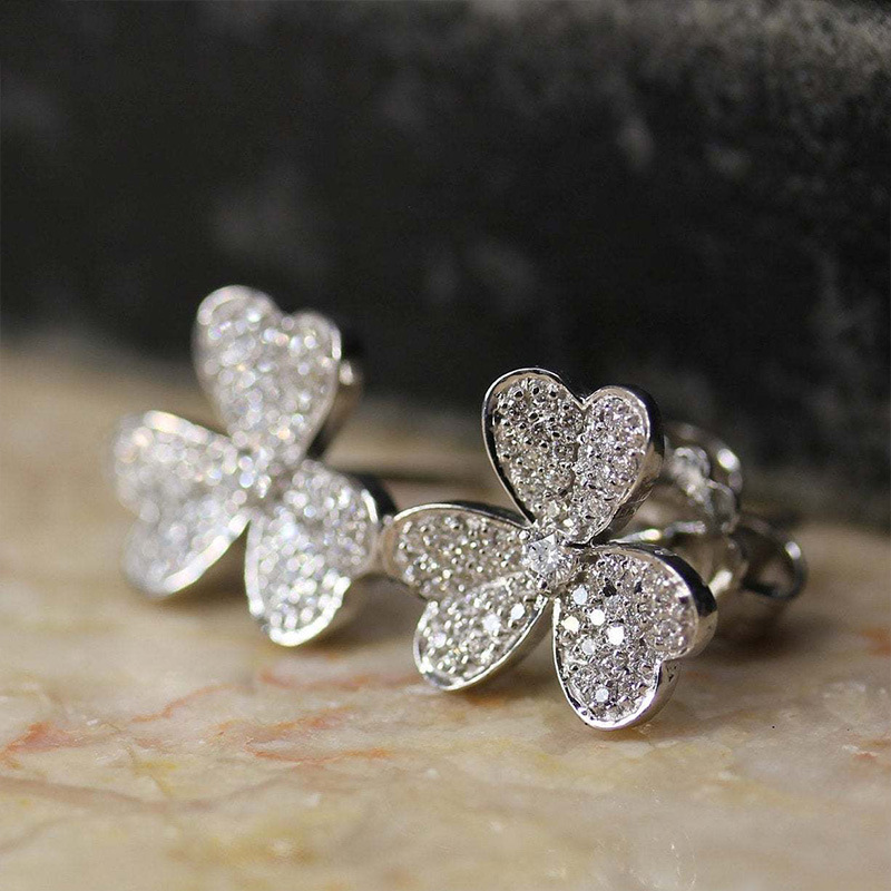 Vintage Leaf Pave Inlaid Zircon Copper Stud Earrings Wholesale display picture 2