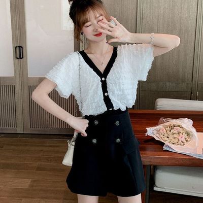 气质女神范撞色v领上衣+高腰阔腿短裤两件套2020夏季新款洋气套装